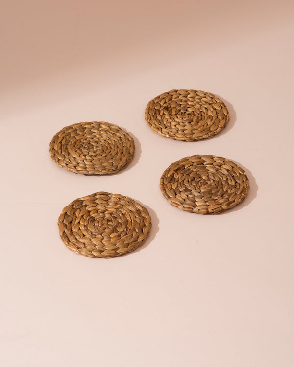 Set of 4 water hyacinth coasters in round seagrass design