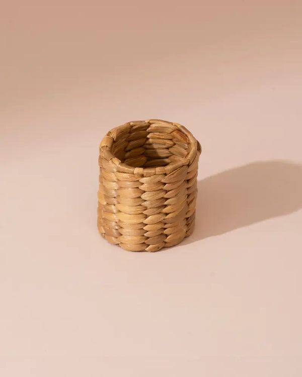 Set of 6 natural water hyacinth woven napkin rings
